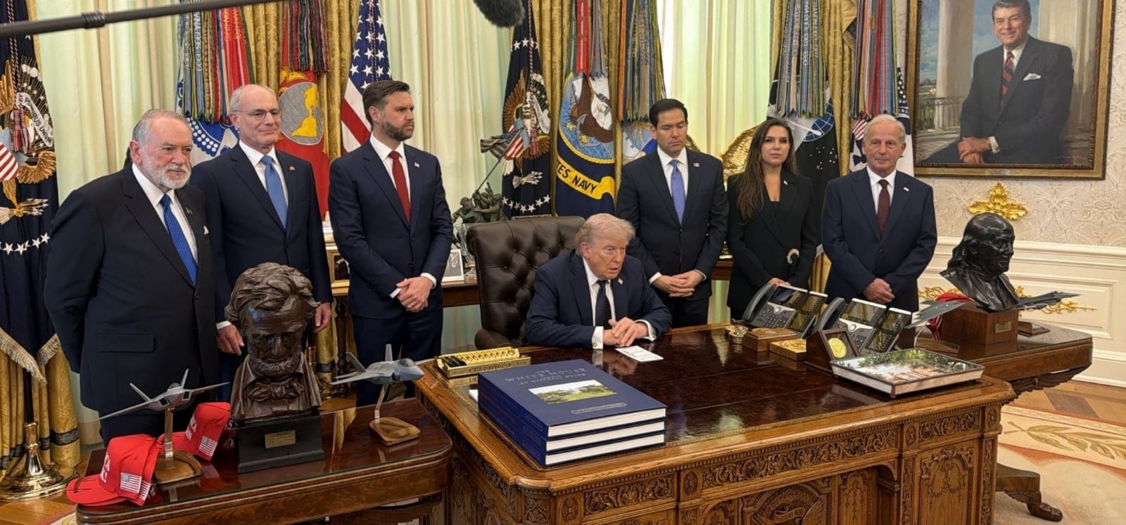 الجولة الثانية من المحادثات بين لبنان وإسرائيل... ترامب: تمديد وقف النار لـ3 أسابيع